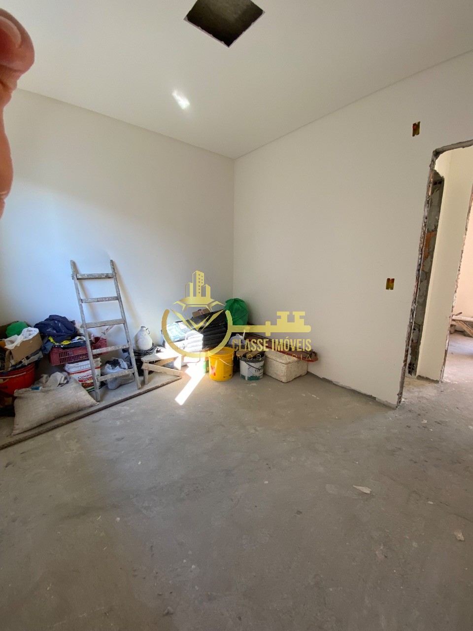 Sobrado à venda em Itajaí-SC, São João: 2 quartos, 1 suíte, 1 sala, 2 banheiros, 2 vagas, 104m² de área