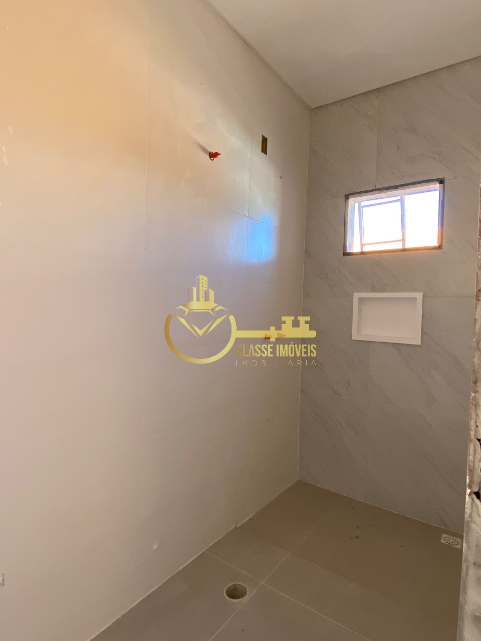 Sobrado à venda em Itajaí-SC, São João: 2 quartos, 1 suíte, 1 sala, 2 banheiros, 2 vagas, 104m² de área
