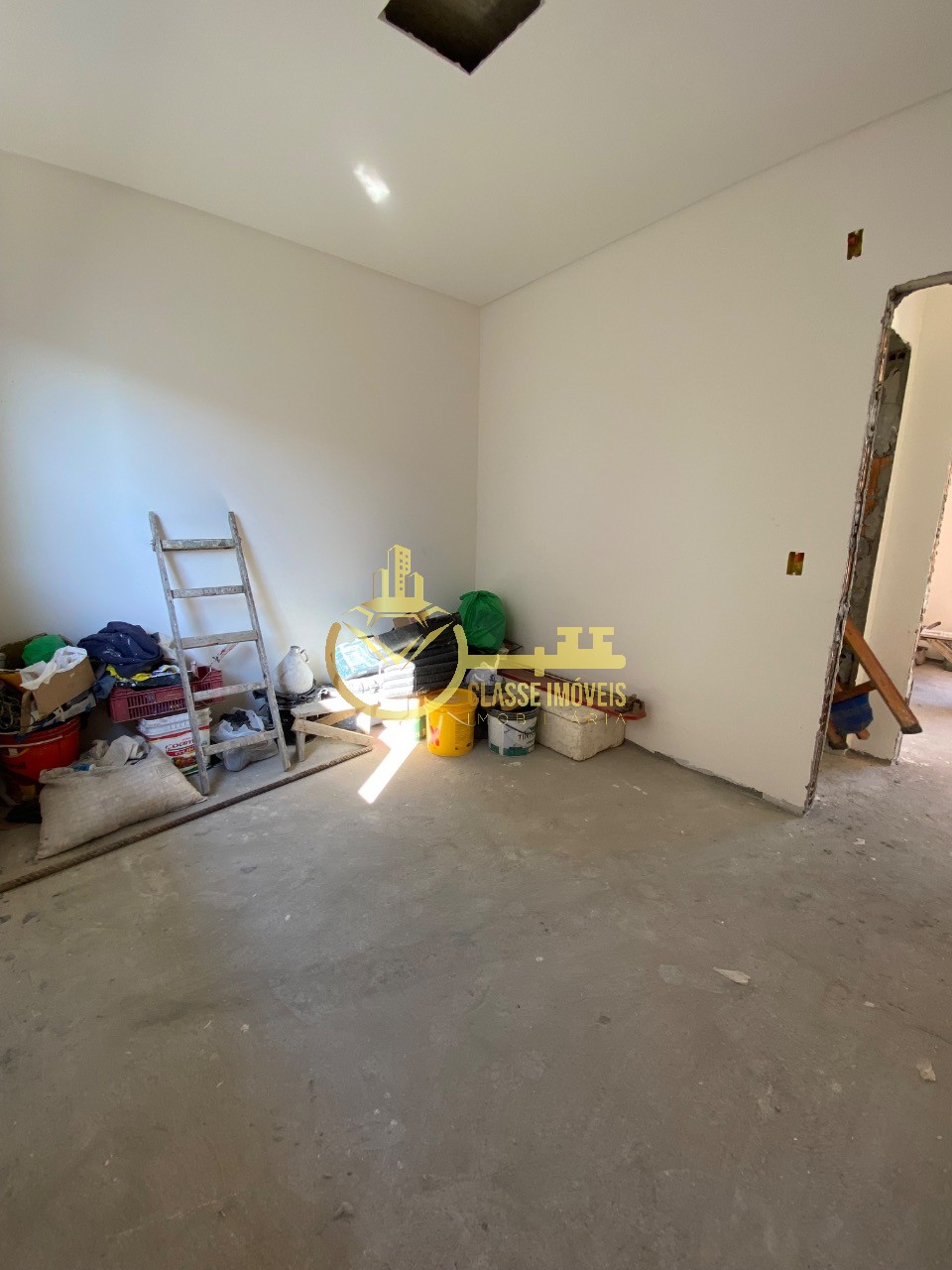 Sobrado à venda em Itajaí-SC, São João: 2 quartos, 1 suíte, 1 sala, 2 banheiros, 2 vagas, 104m² de área