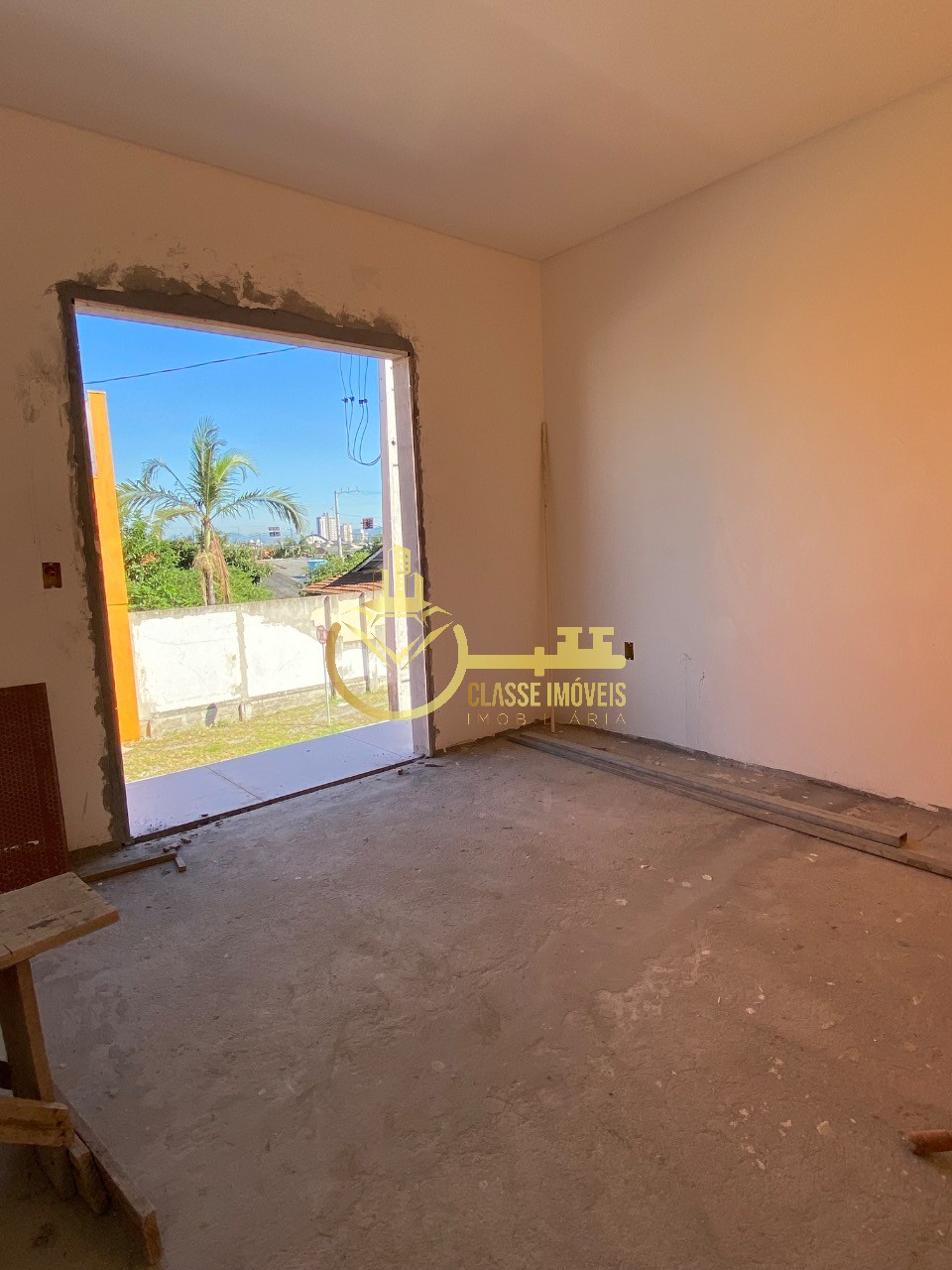 Sobrado à venda em Itajaí-SC, São João: 2 quartos, 1 suíte, 1 sala, 2 banheiros, 2 vagas, 104m² de área