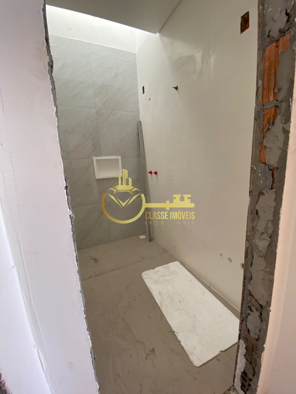 Sobrado à venda em Itajaí-SC, São João: 2 quartos, 1 suíte, 1 sala, 2 banheiros, 2 vagas, 104m² de área