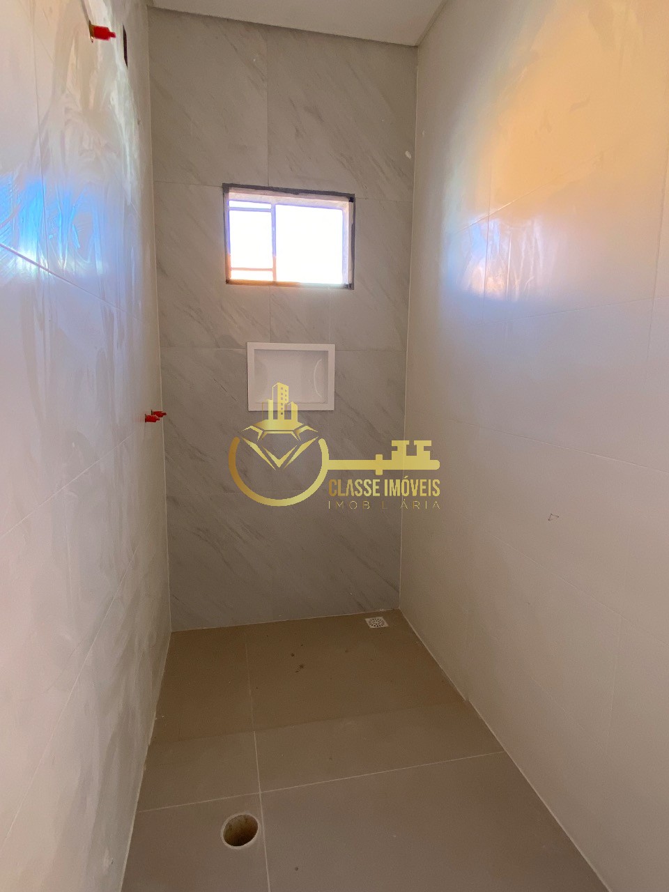 Sobrado à venda em Itajaí-SC, São João: 2 quartos, 1 suíte, 1 sala, 2 banheiros, 2 vagas, 104m² de área