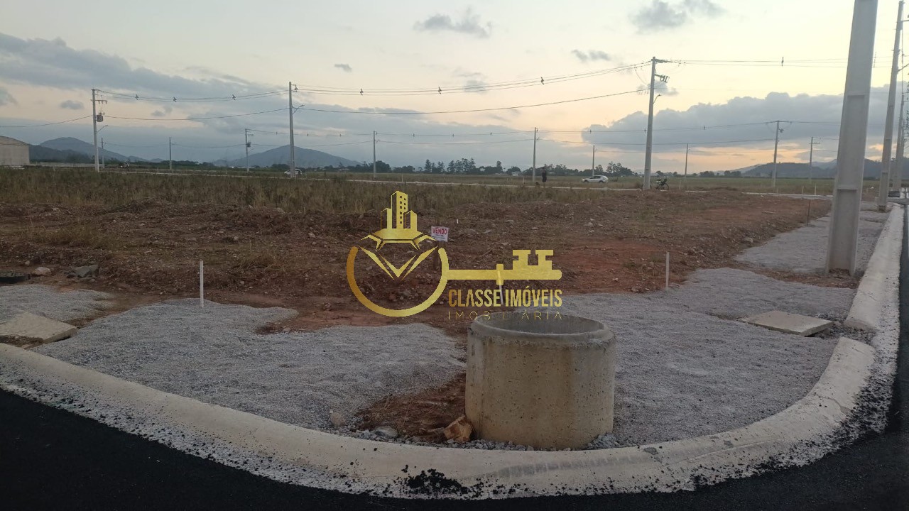 Terreno à venda em Espinheiros, Itajaí-SC! Espaço amplo de 241,26 m² aguarda por você!