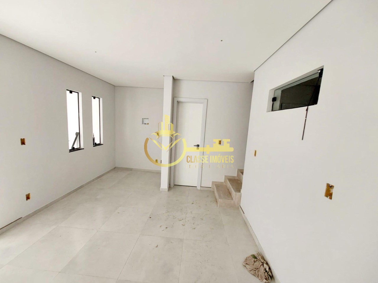 Geminado à venda em Itajaí-SC, bairro Murta: 3 quartos, 1 suíte, 2 salas, 1 banheiro, 2 vagas, 80m². Confira!