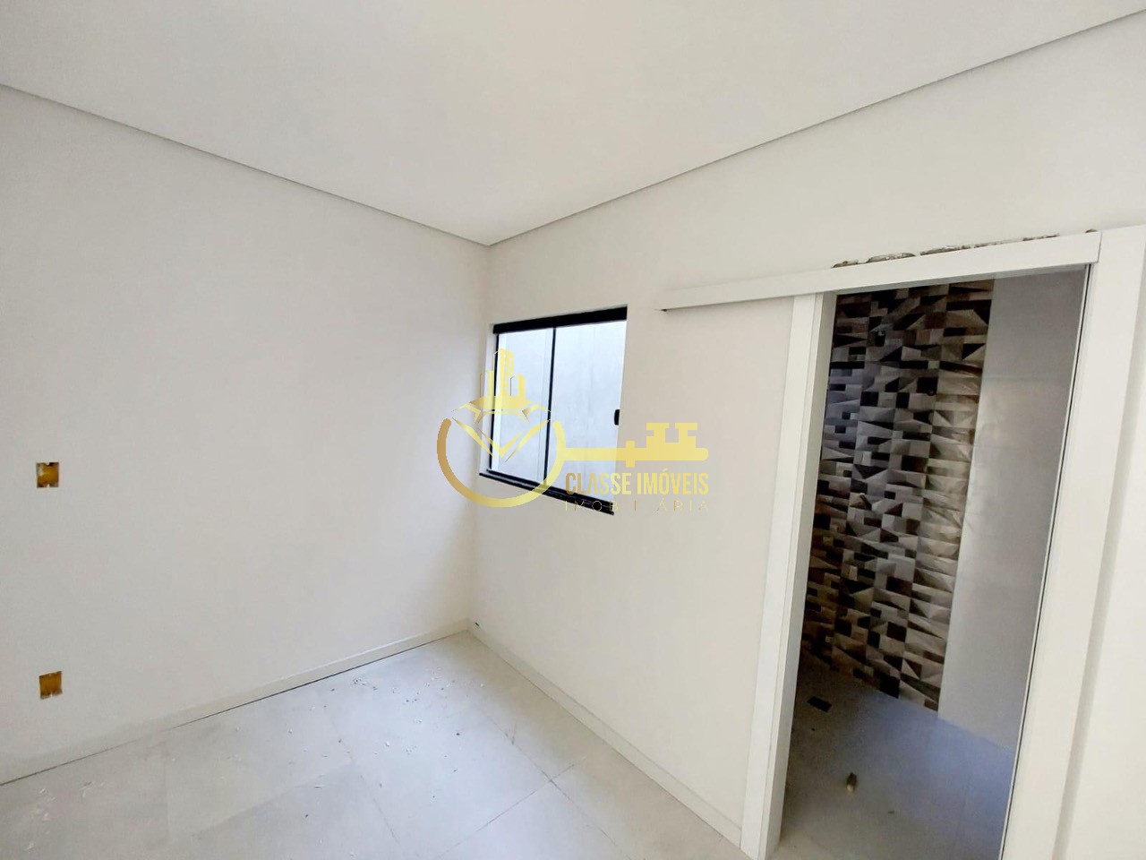 Geminado à venda em Itajaí-SC, bairro Murta: 3 quartos, 1 suíte, 2 salas, 1 banheiro, 2 vagas, 80m². Confira!