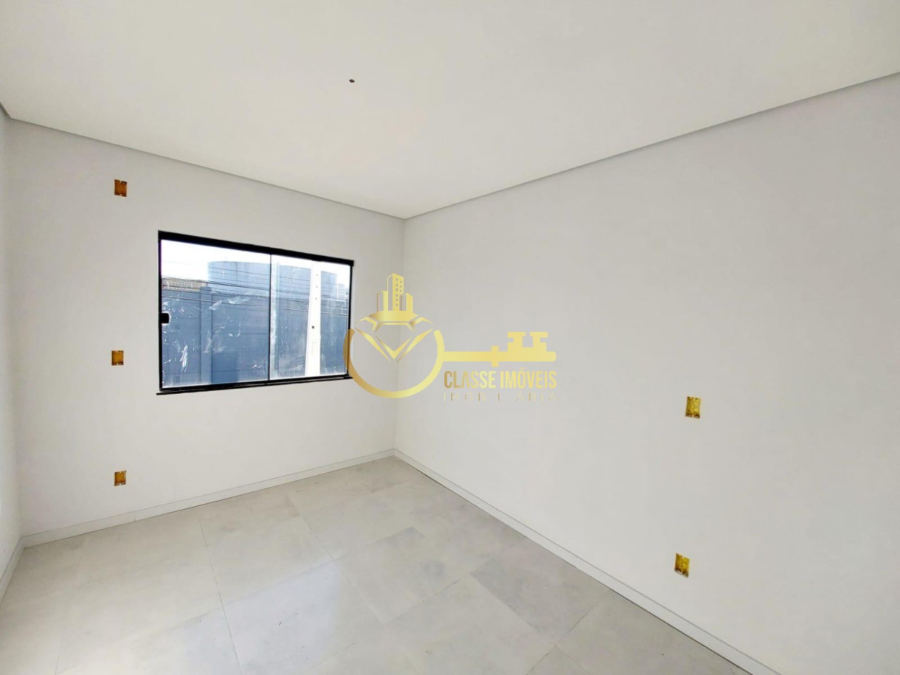 Geminado à venda em Itajaí-SC, bairro Murta: 3 quartos, 1 suíte, 2 salas, 1 banheiro, 2 vagas, 80m². Confira!