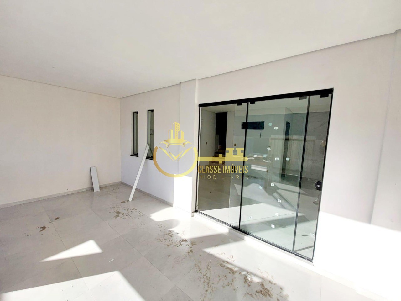 Geminado à venda em Itajaí-SC, bairro Murta: 3 quartos, 1 suíte, 2 salas, 1 banheiro, 2 vagas, 80m². Confira!