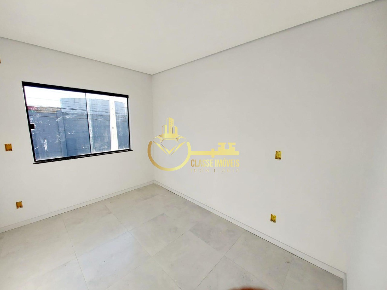 Geminado à venda em Itajaí-SC, bairro Murta: 3 quartos, 1 suíte, 2 salas, 1 banheiro, 2 vagas, 80m². Confira!
