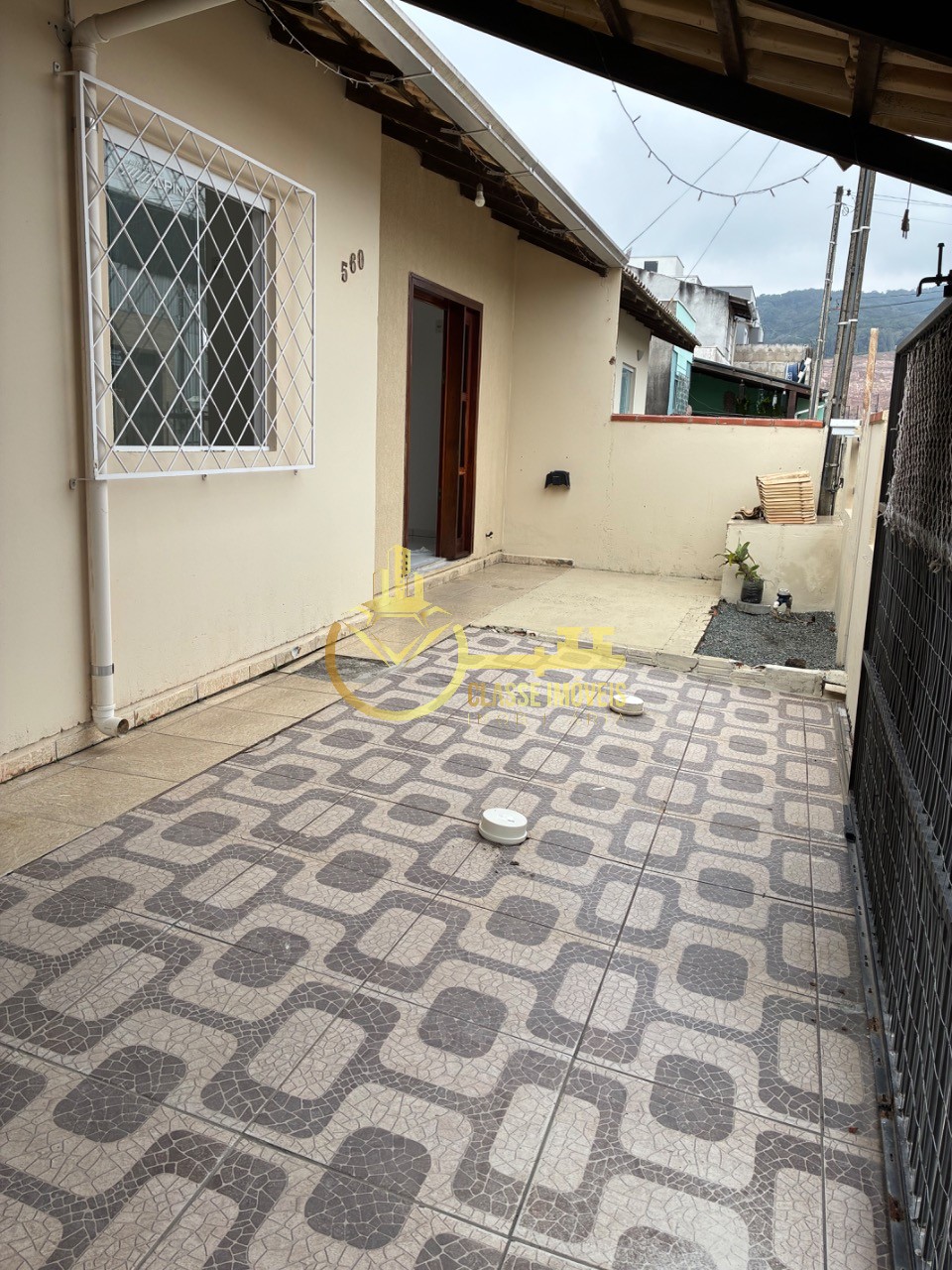 Geminado à venda em Itajaí-SC, Espinheiros: 2 quartos, 1 sala, 1 banheiro, 1 vaga de garagem, 200,00m². Imperdível! - foto 2