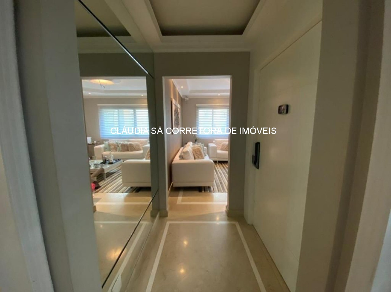 Apartamento de Luxo no Tatuapé: 4 Quartos, 2 Suítes, 3 Salas, 5 Banheiros, 5 Vagas de Garagem, 193m² - São Paulo-SP!