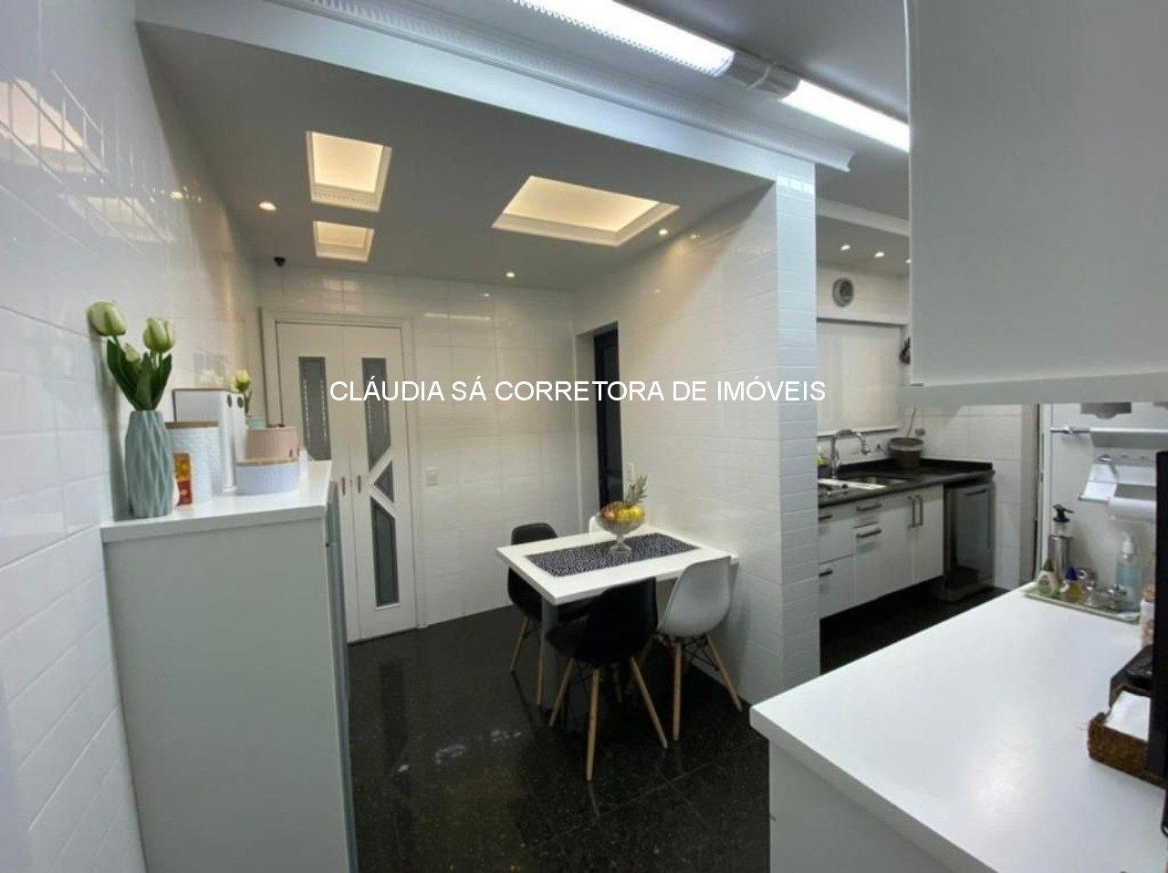 Apartamento de Luxo no Tatuapé: 4 Quartos, 2 Suítes, 3 Salas, 5 Banheiros, 5 Vagas de Garagem, 193m² - São Paulo-SP!