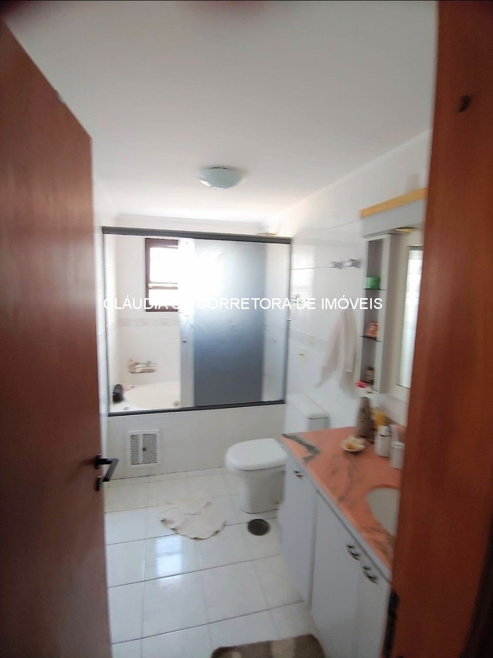 Apartamento de Luxo no Tatuapé: 3 quartos, 3 suítes, 2 salas, 5 banheiros, 2 vagas, 135m² - São Paulo-SP!