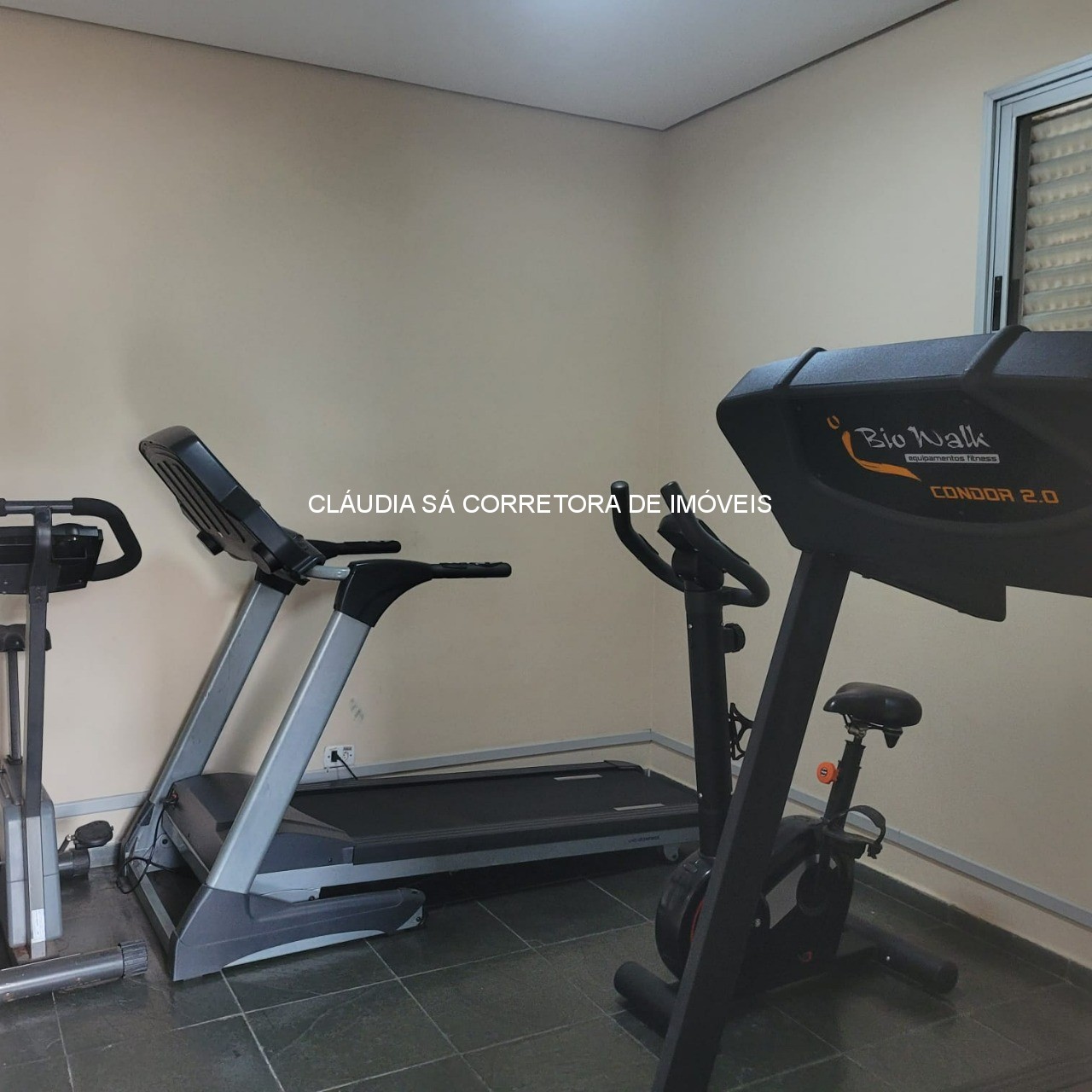 Imperdível: Apartamento à venda no Tatuapé, São Paulo-SP, 3 quartos, 1 suíte, 2 salas, 3 banheiros, 2 vagas, 81m²! . Estuda permuta por outro menor.