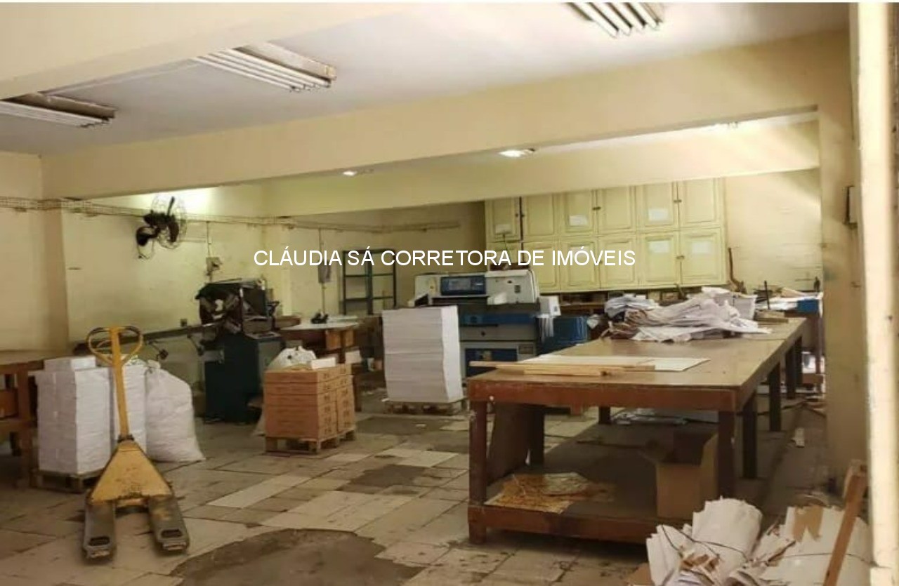 Galpão industrial à venda e ou locação na Vila Carrão, São Paulo-SP: 5 salas, 6 banheiros, 8 vagas de garagem, 1.325,00 m² de área 1.600 de terreno.