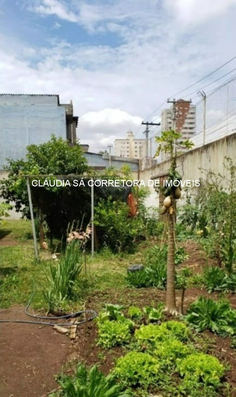 Galpão industrial à venda e ou locação na Vila Carrão, São Paulo-SP: 5 salas, 6 banheiros, 8 vagas de garagem, 1.325,00 m² de área 1.600 de terreno.