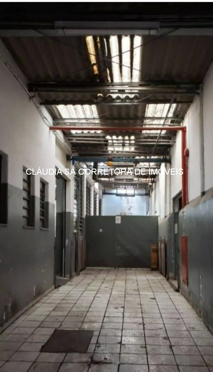 Galpão industrial à venda e ou locação na Vila Carrão, São Paulo-SP: 5 salas, 6 banheiros, 8 vagas de garagem, 1.325,00 m² de área 1.600 de terreno.