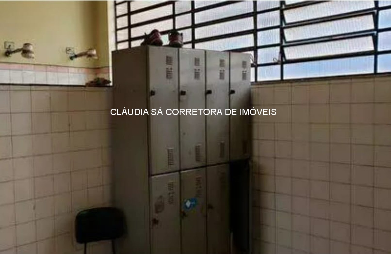 Galpão industrial à venda e ou locação na Vila Carrão, São Paulo-SP: 5 salas, 6 banheiros, 8 vagas de garagem, 1.325,00 m² de área 1.600 de terreno.