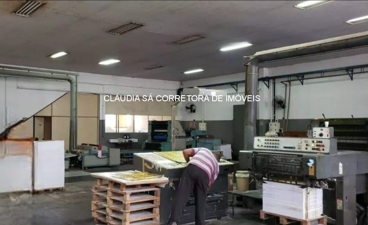 Galpão industrial à venda e ou locação na Vila Carrão, São Paulo-SP: 5 salas, 6 banheiros, 8 vagas de garagem, 1.325,00 m² de área 1.600 de terreno.