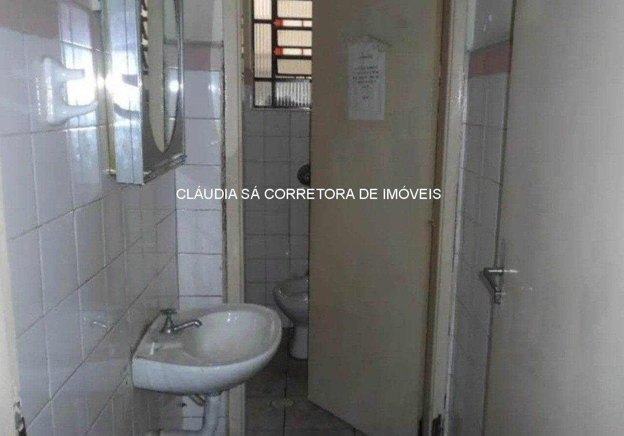 Galpão industrial à venda e ou locação na Vila Carrão, São Paulo-SP: 5 salas, 6 banheiros, 8 vagas de garagem, 1.325,00 m² de área 1.600 de terreno.