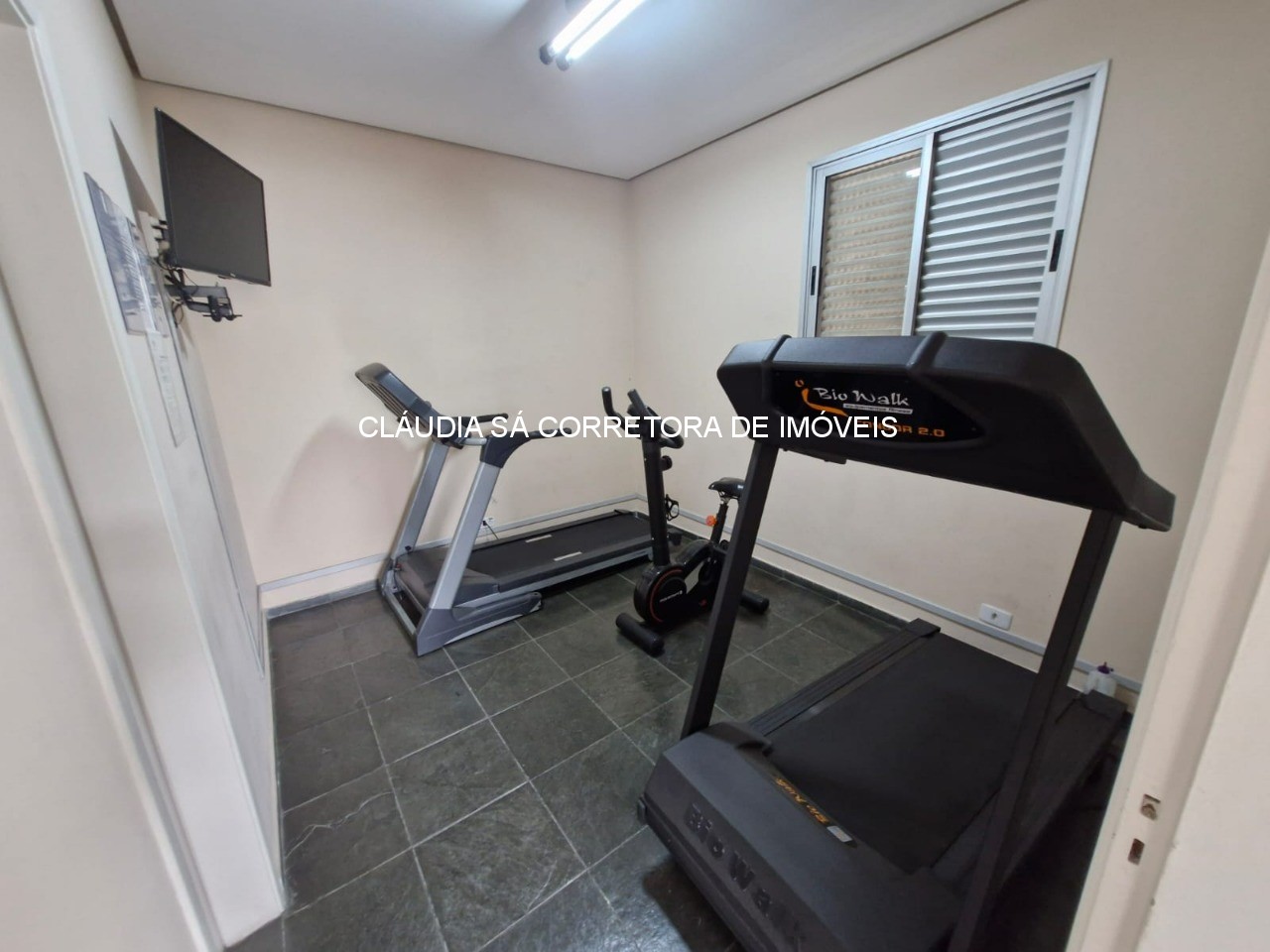 Imperdível: Apartamento à venda no Tatuapé, São Paulo-SP, 3 quartos, 1 suíte, 2 salas, 3 banheiros, 2 vagas, 81m²! . Estuda permuta por outro menor.
