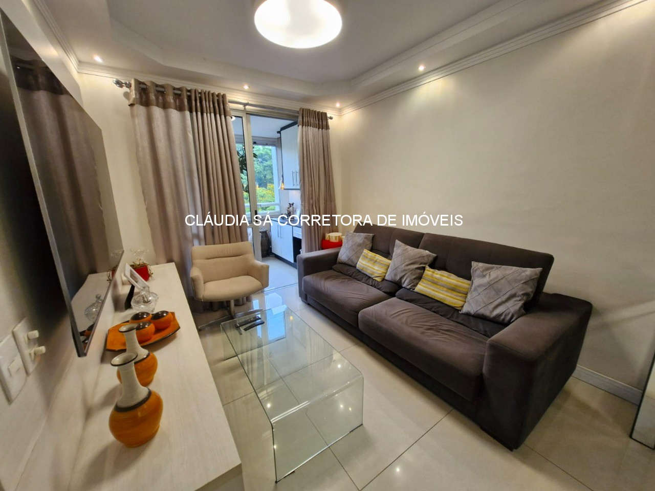 Imperdível: Apartamento à venda no Tatuapé, São Paulo-SP, 3 quartos, 1 suíte, 2 salas, 3 banheiros, 2 vagas, 81m²! . Estuda permuta por outro menor.