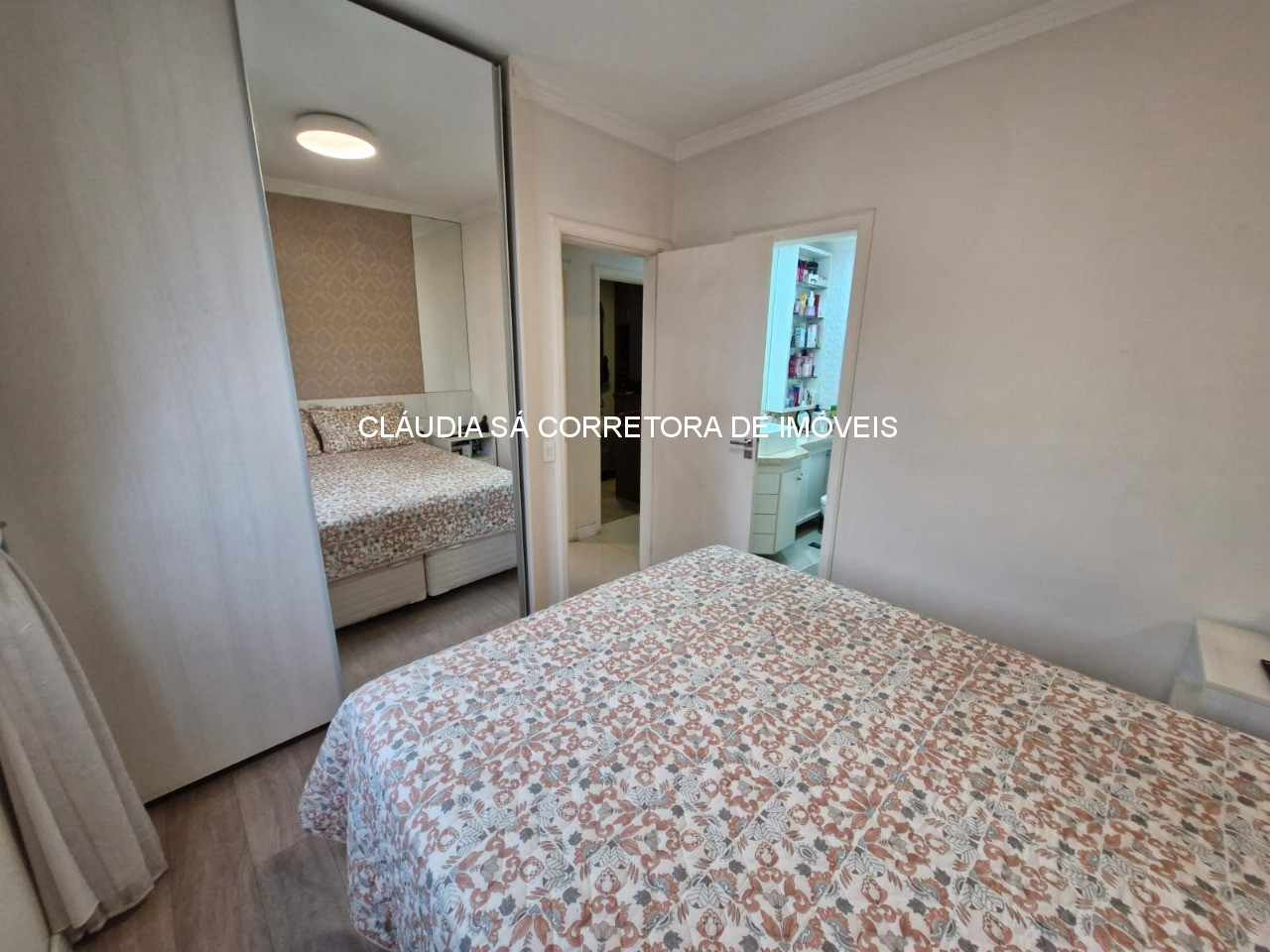 Imperdível: Apartamento à venda no Tatuapé, São Paulo-SP, 3 quartos, 1 suíte, 2 salas, 3 banheiros, 2 vagas, 81m²! . Estuda permuta por outro menor.