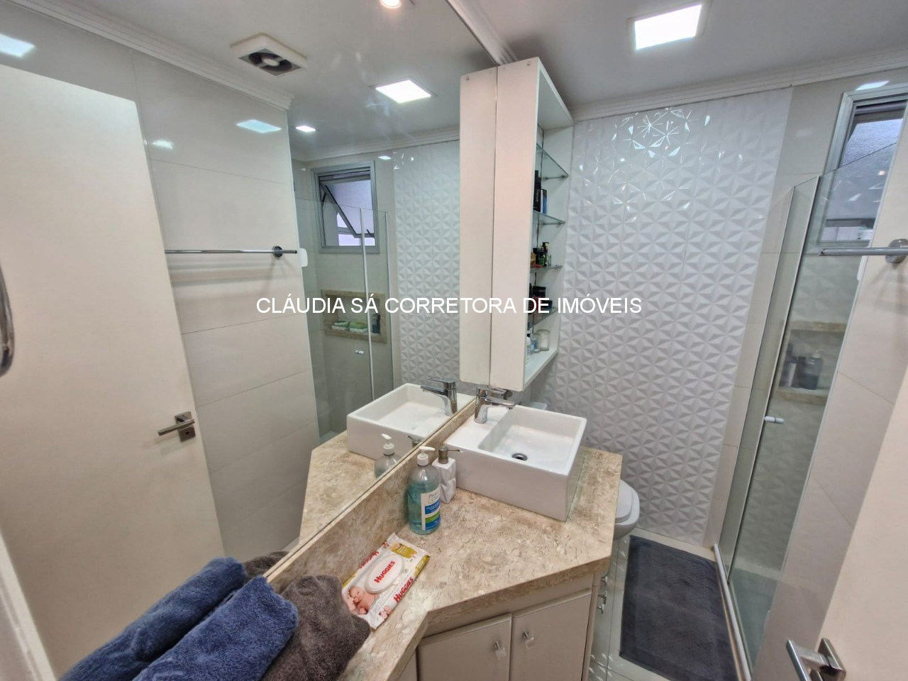 Imperdível: Apartamento à venda no Tatuapé, São Paulo-SP, 3 quartos, 1 suíte, 2 salas, 3 banheiros, 2 vagas, 81m²! . Estuda permuta por outro menor.
