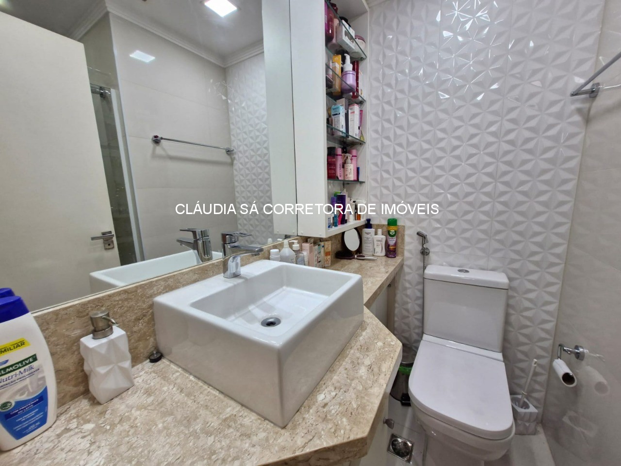 Imperdível: Apartamento à venda no Tatuapé, São Paulo-SP, 3 quartos, 1 suíte, 2 salas, 3 banheiros, 2 vagas, 81m²! . Estuda permuta por outro menor.