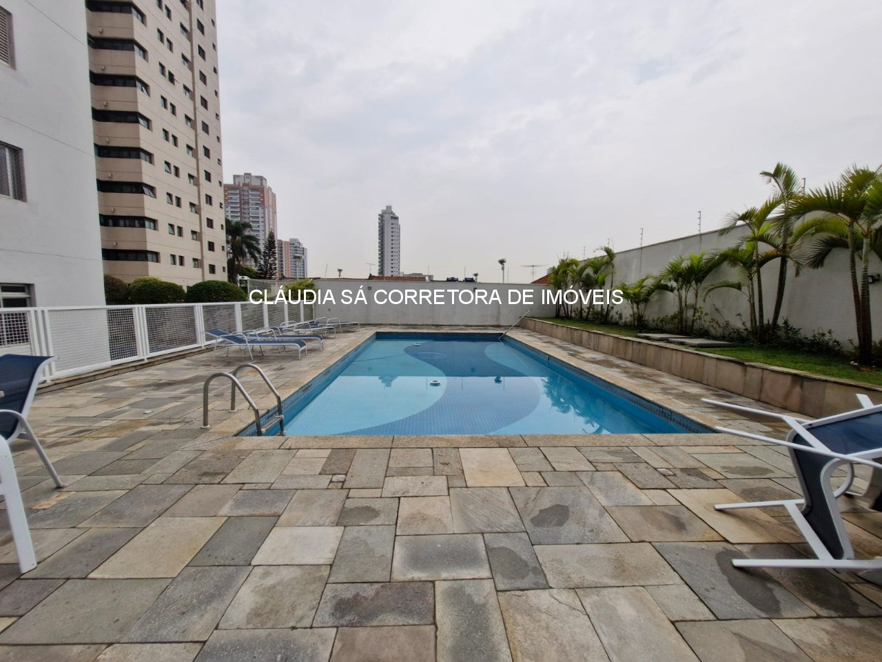 Imperdível: Apartamento à venda no Tatuapé, São Paulo-SP, 3 quartos, 1 suíte, 2 salas, 3 banheiros, 2 vagas, 81m²! . Estuda permuta por outro menor.