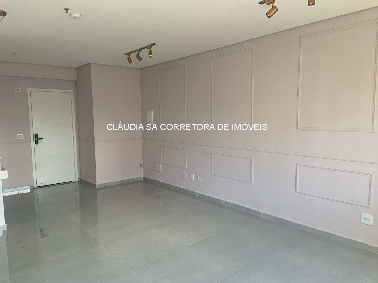 Aluguel de Sala Comercial no Tatuapé, São Paulo-SP: 1 sala, 1 banheiro, 1 vaga - 40m² - Imperdível!