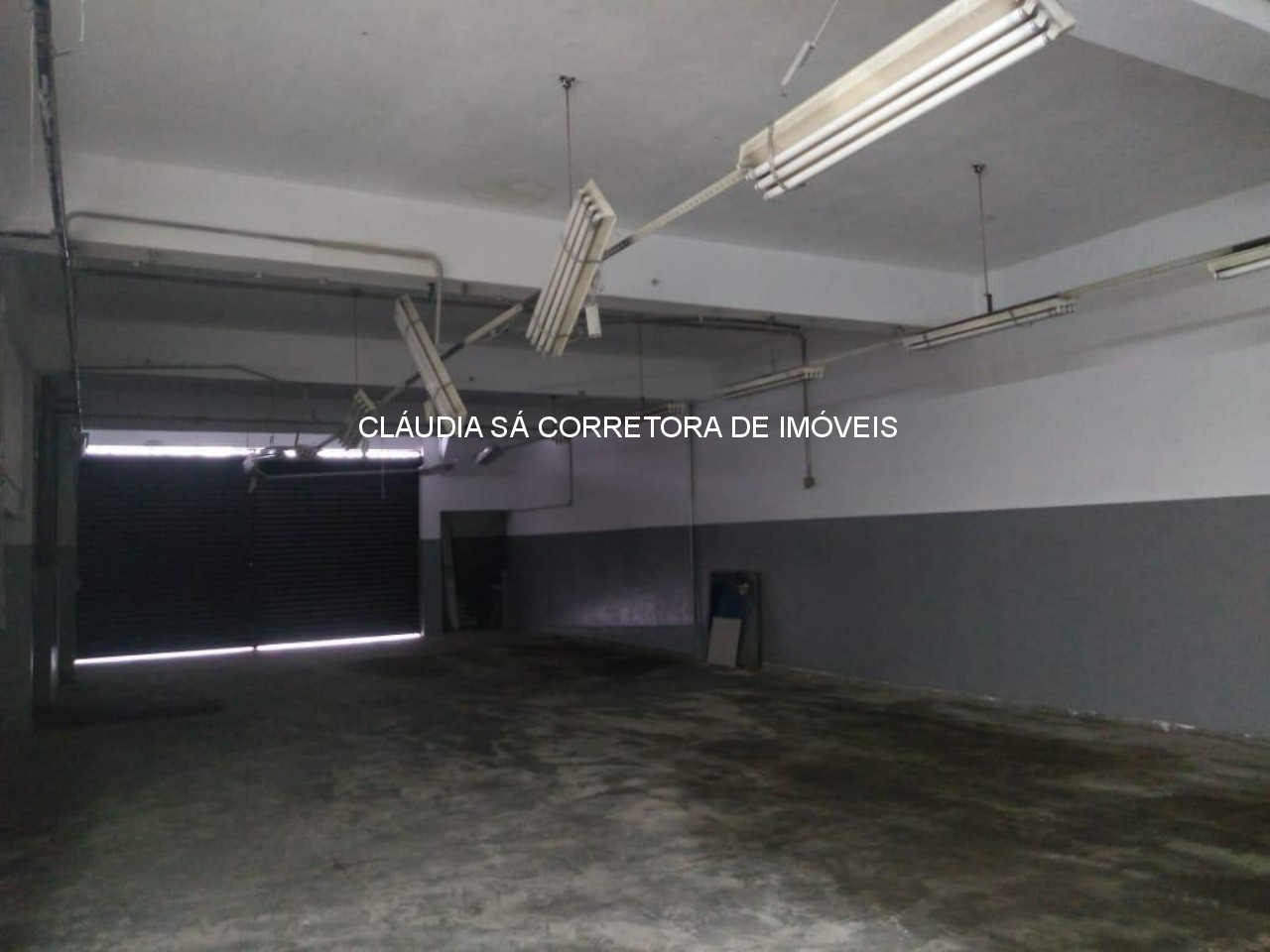Salão Comercial Premium na Penha São Paulo: 2.700m², 4 Banheiros e 6 Vagas de Garagem!