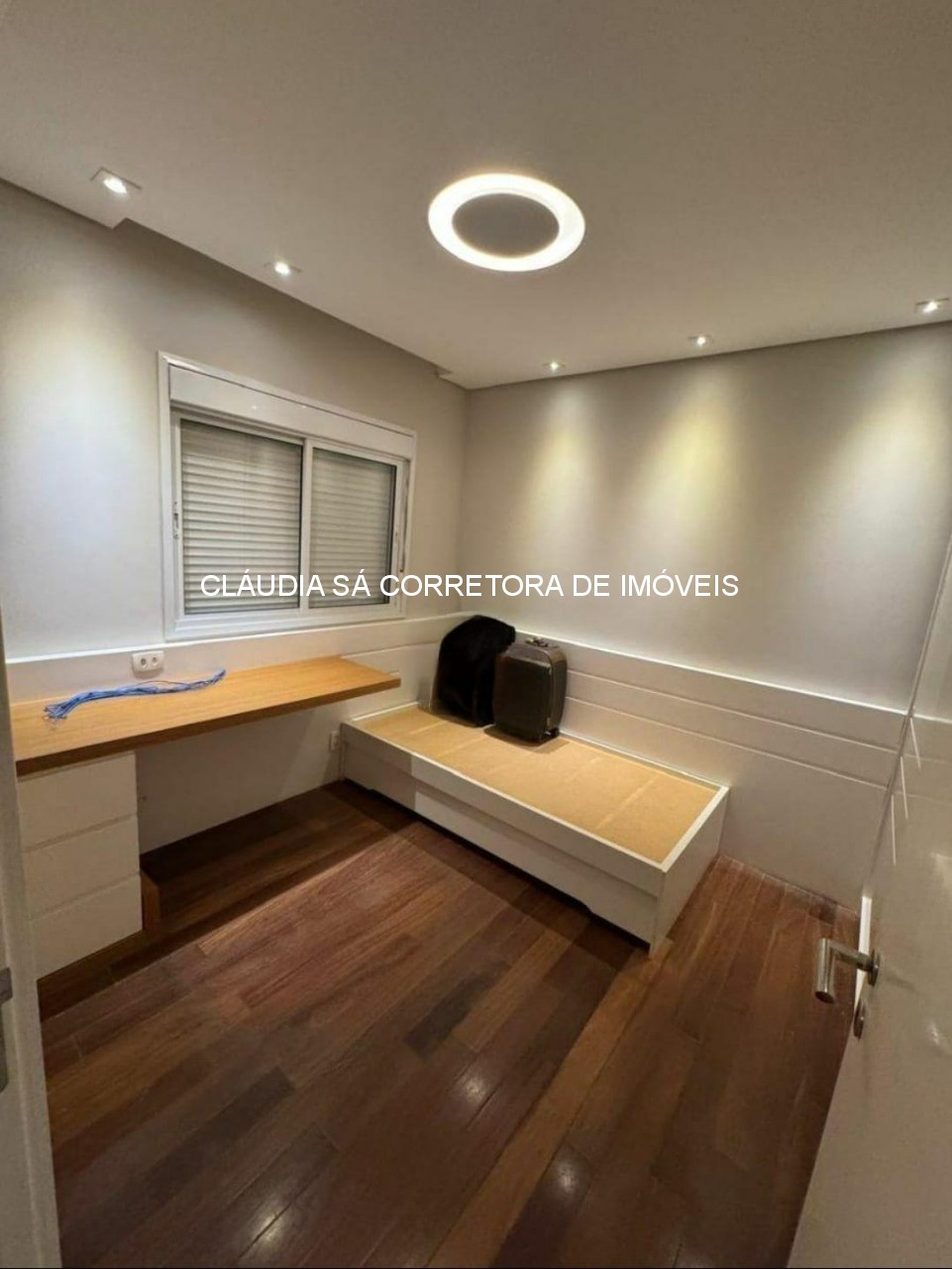 Imperdível oportunidade de adquirir apartamento de luxo no Tatuapé, São Paulo-SP: 4 quartos, 3 suítes, 3 salas, 5 banheiros, 4 vagas, 242m².