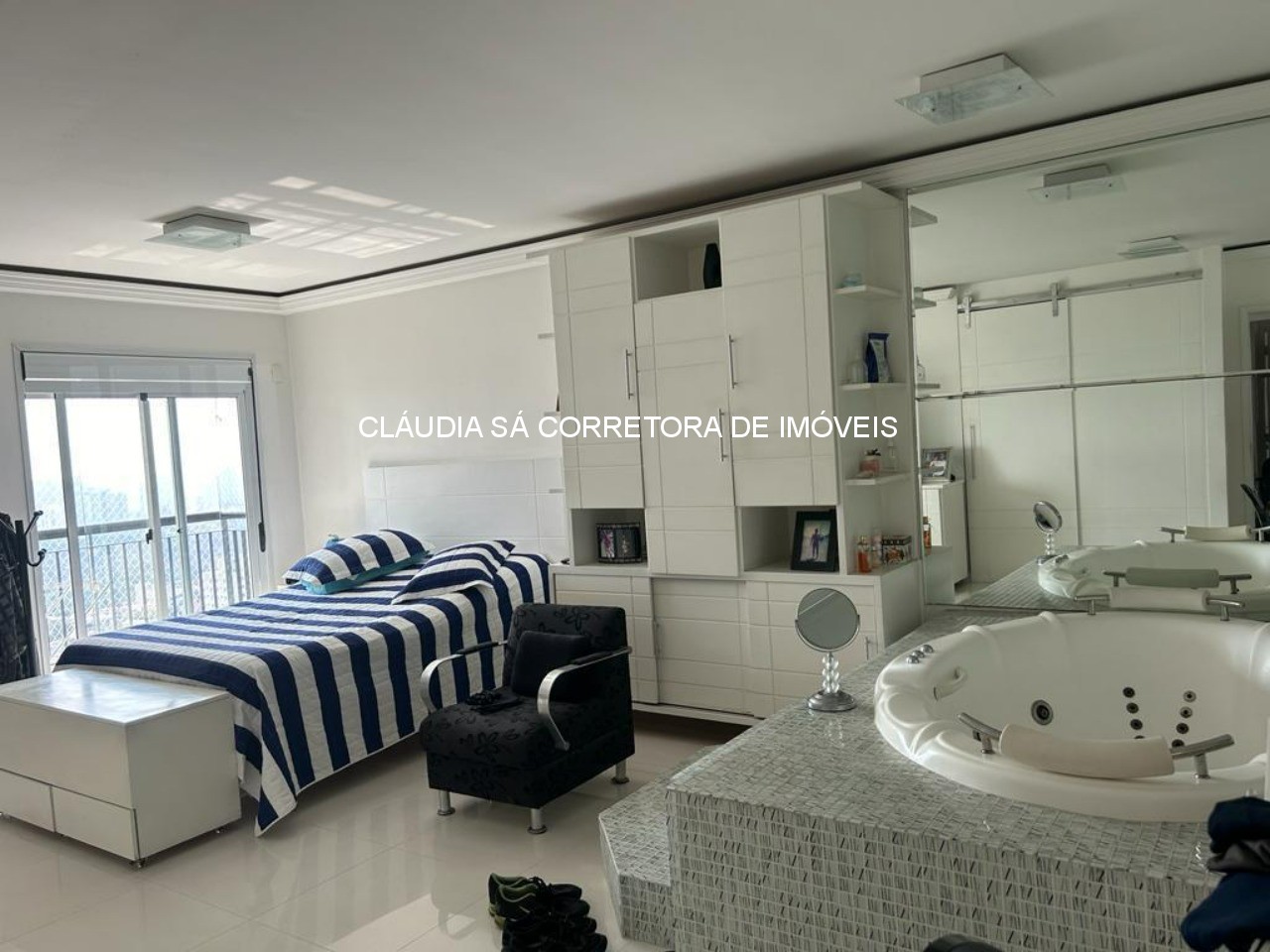 Apartamento de luxo no Tatuapé: 3 quartos, 3 suítes, 3 salas, 5 banheiros, 4 vagas de garagem, 234m² de área.