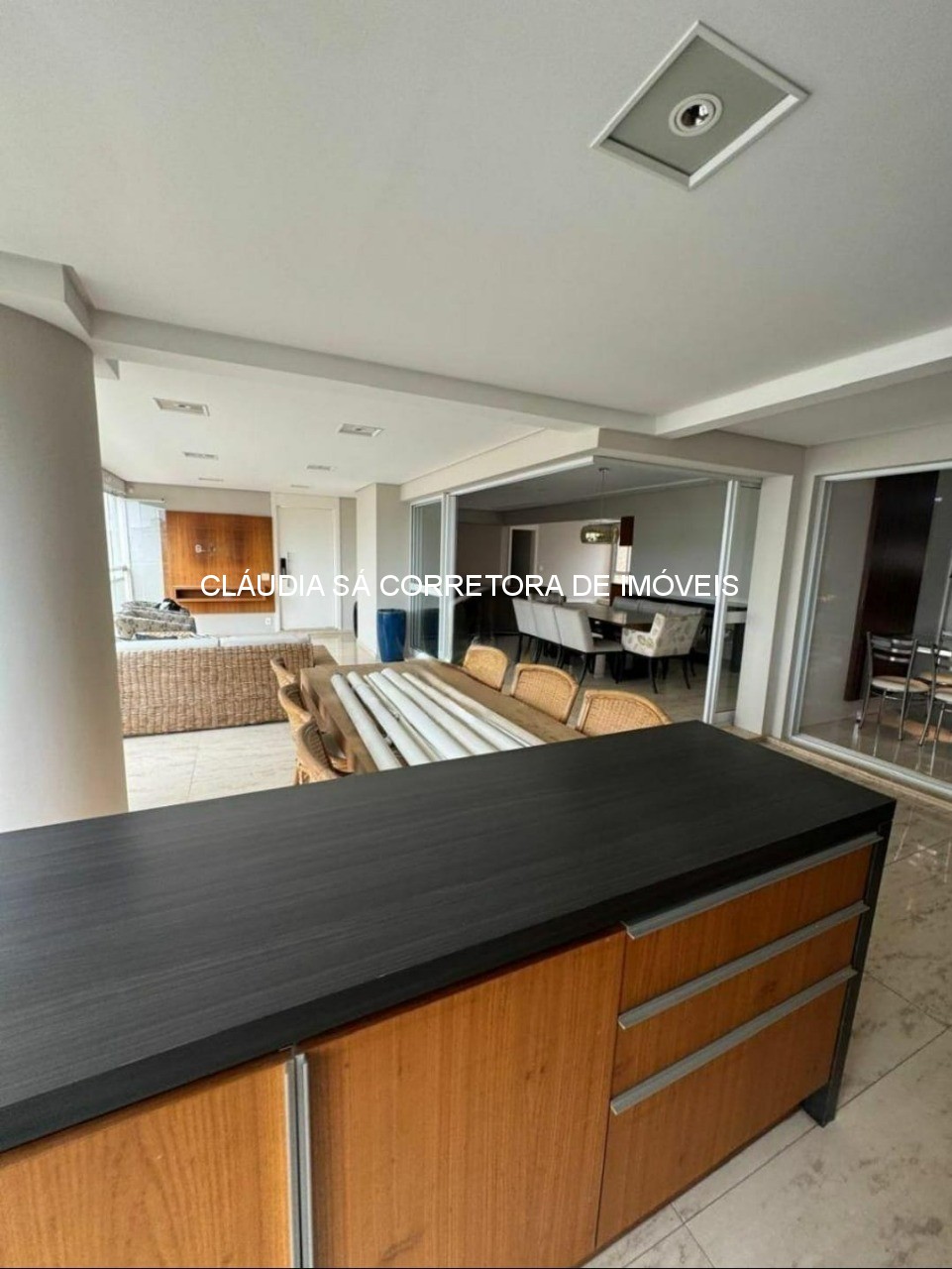 Imperdível oportunidade de adquirir apartamento de luxo no Tatuapé, São Paulo-SP: 4 quartos, 3 suítes, 3 salas, 5 banheiros, 4 vagas, 242m².