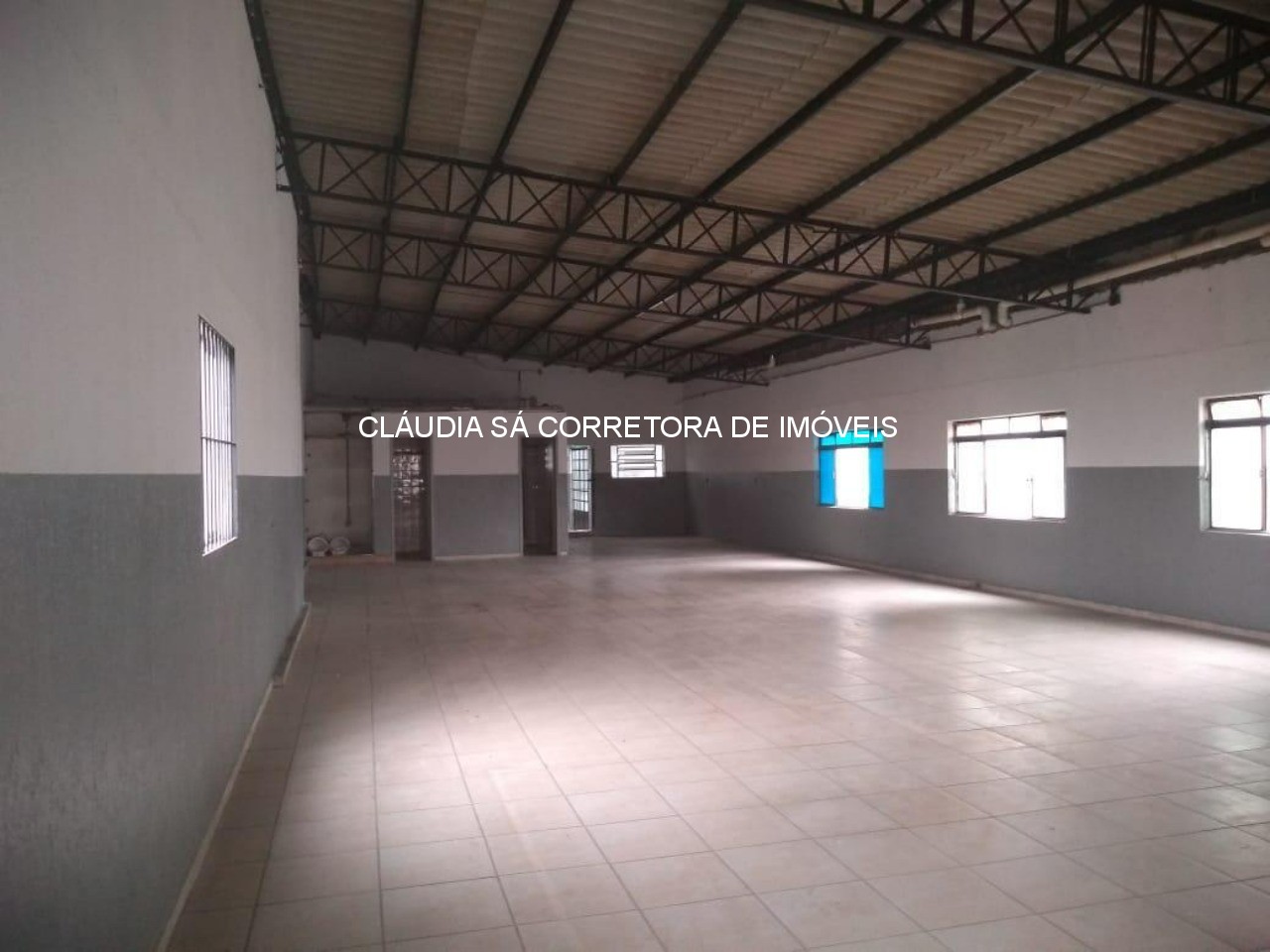 Salão comercial premium na penha são paulo: 2.700m², 4 banhe