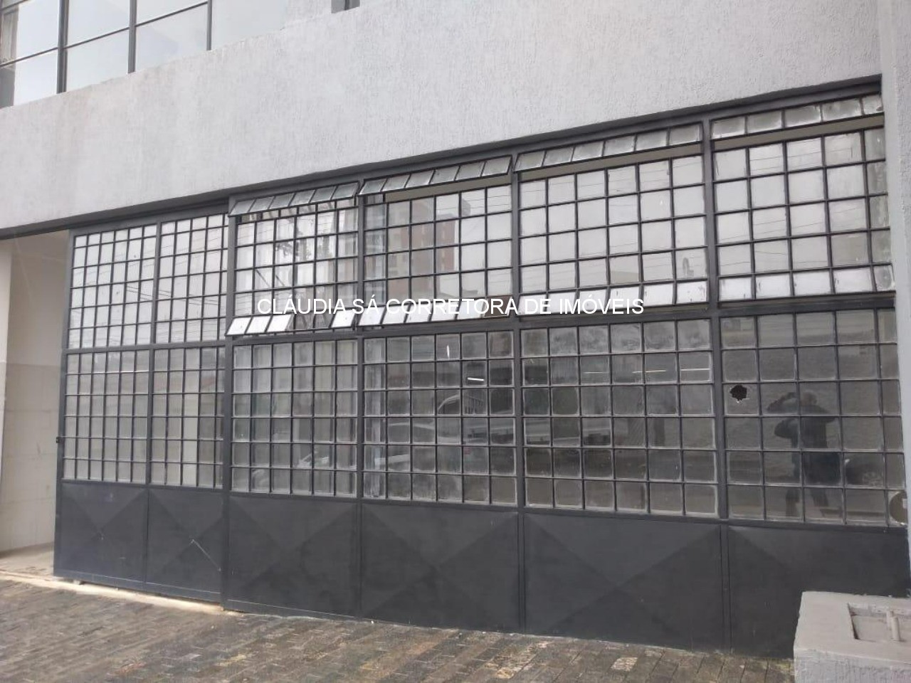Salão Comercial Premium na Penha São Paulo: 2.700m², 4 Banheiros e 6 Vagas de Garagem!