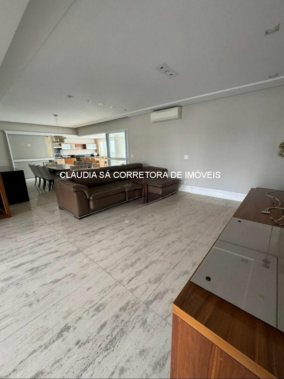 Imperdível oportunidade de adquirir apartamento de luxo no Tatuapé, São Paulo-SP: 4 quartos, 3 suítes, 3 salas, 5 banheiros, 4 vagas, 242m².