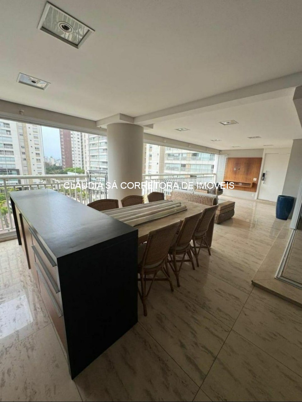 Imperdível oportunidade de adquirir apartamento de luxo no Tatuapé, São Paulo-SP: 4 quartos, 3 suítes, 3 salas, 5 banheiros, 4 vagas, 242m².