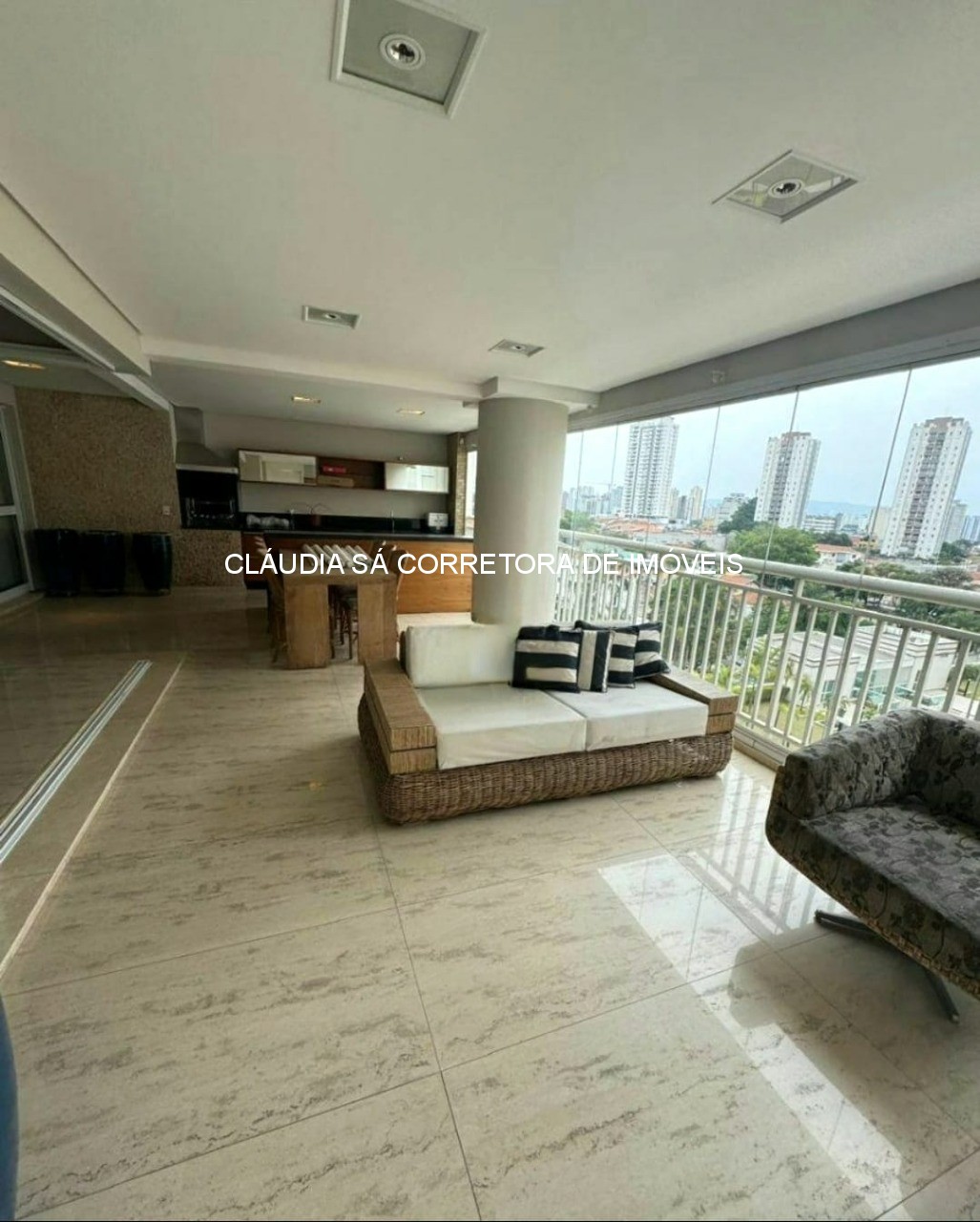 Imperdível oportunidade de adquirir apartamento de luxo no Tatuapé, São Paulo-SP: 4 quartos, 3 suítes, 3 salas, 5 banheiros, 4 vagas, 242m².