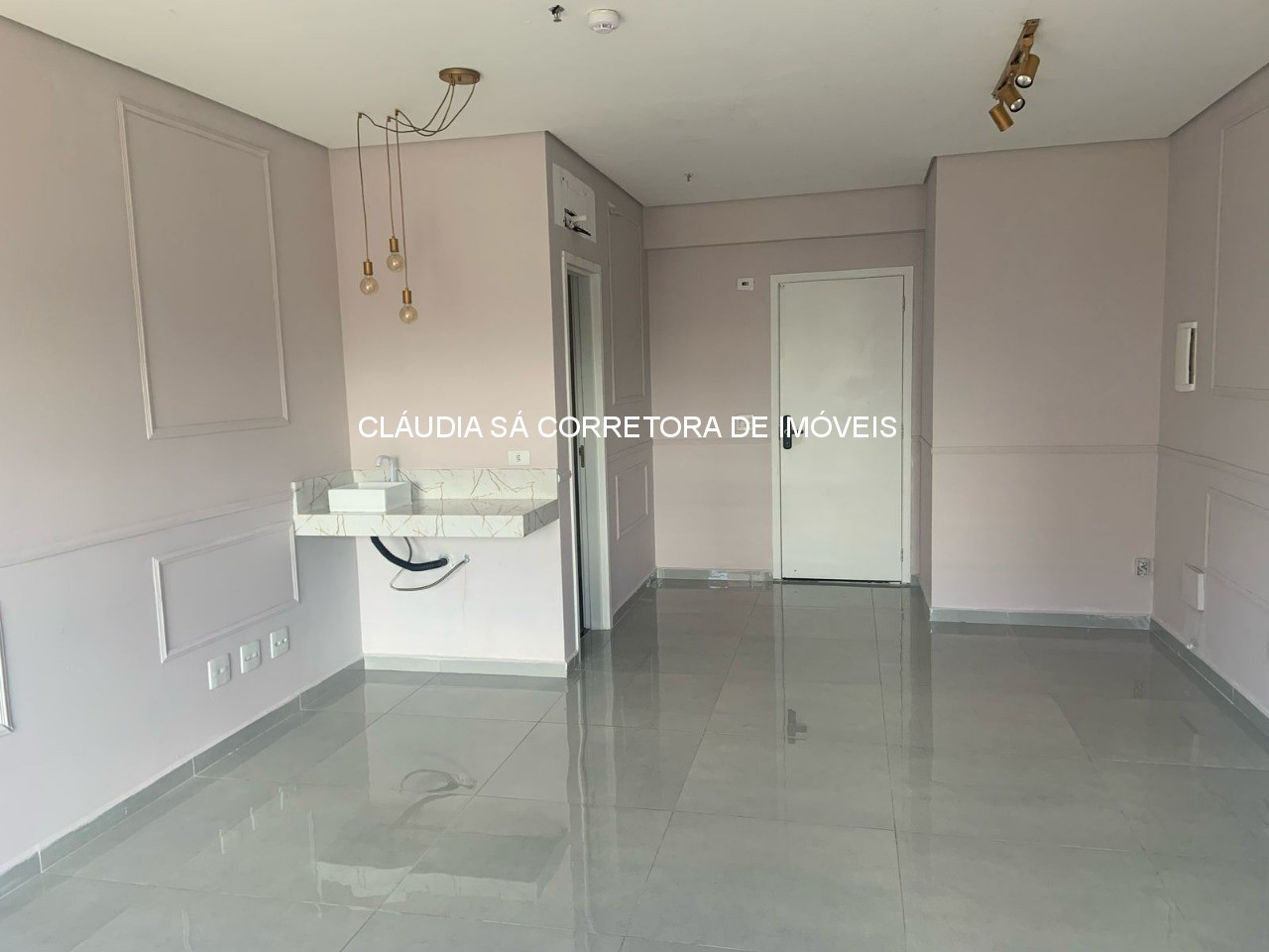 Aluguel de Sala Comercial no Tatuapé, São Paulo-SP: 1 sala, 1 banheiro, 1 vaga - 40m² - Imperdível!