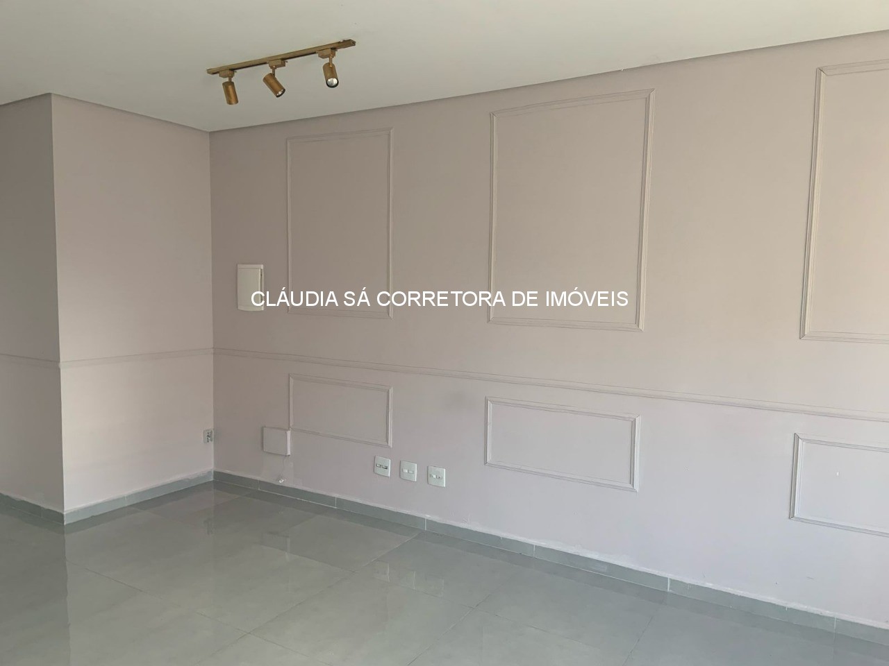 Aluguel de Sala Comercial no Tatuapé, São Paulo-SP: 1 sala, 1 banheiro, 1 vaga - 40m² - Imperdível!