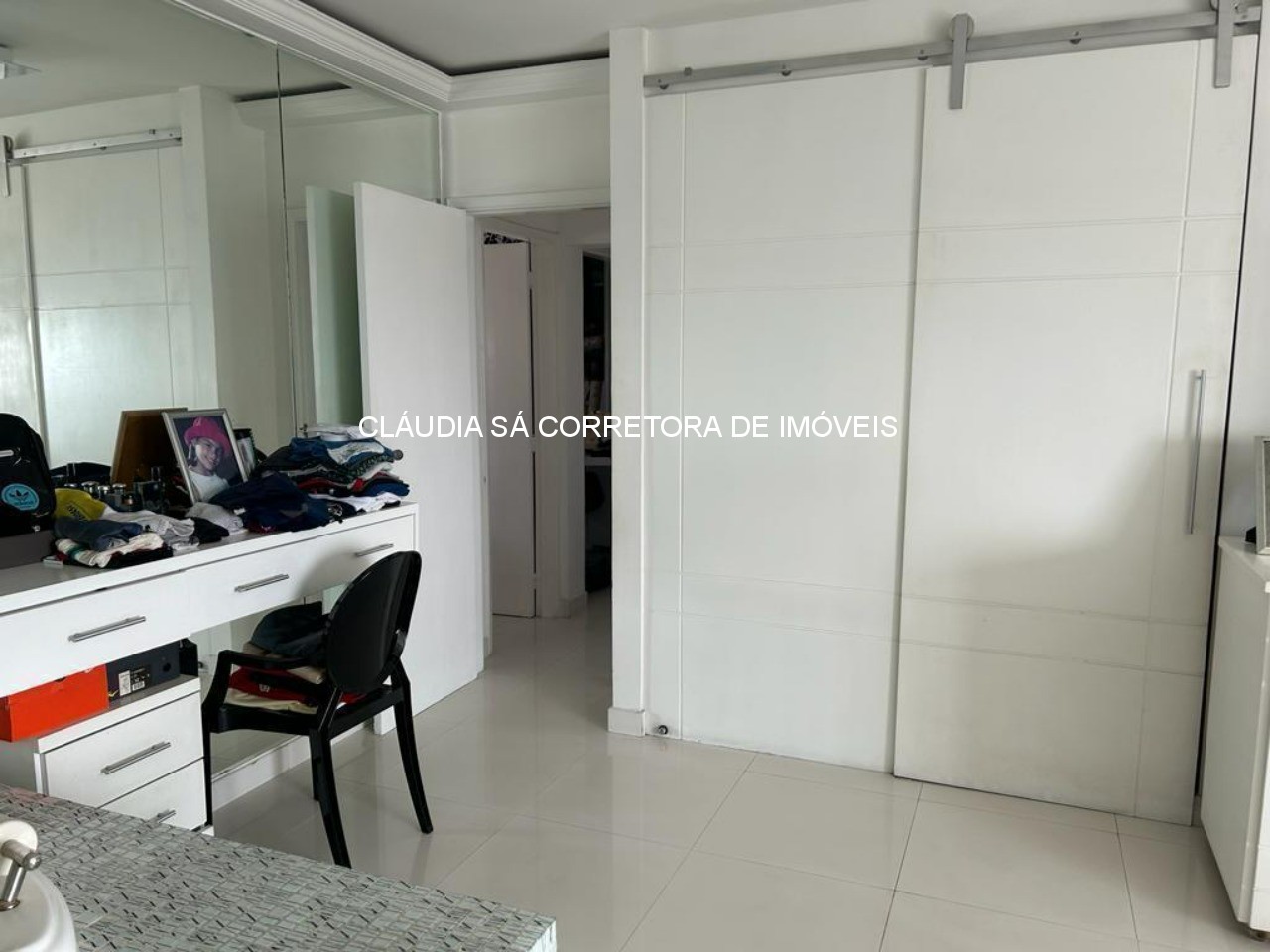 Apartamento de luxo no Tatuapé: 3 quartos, 3 suítes, 3 salas, 5 banheiros, 4 vagas de garagem, 234m² de área.