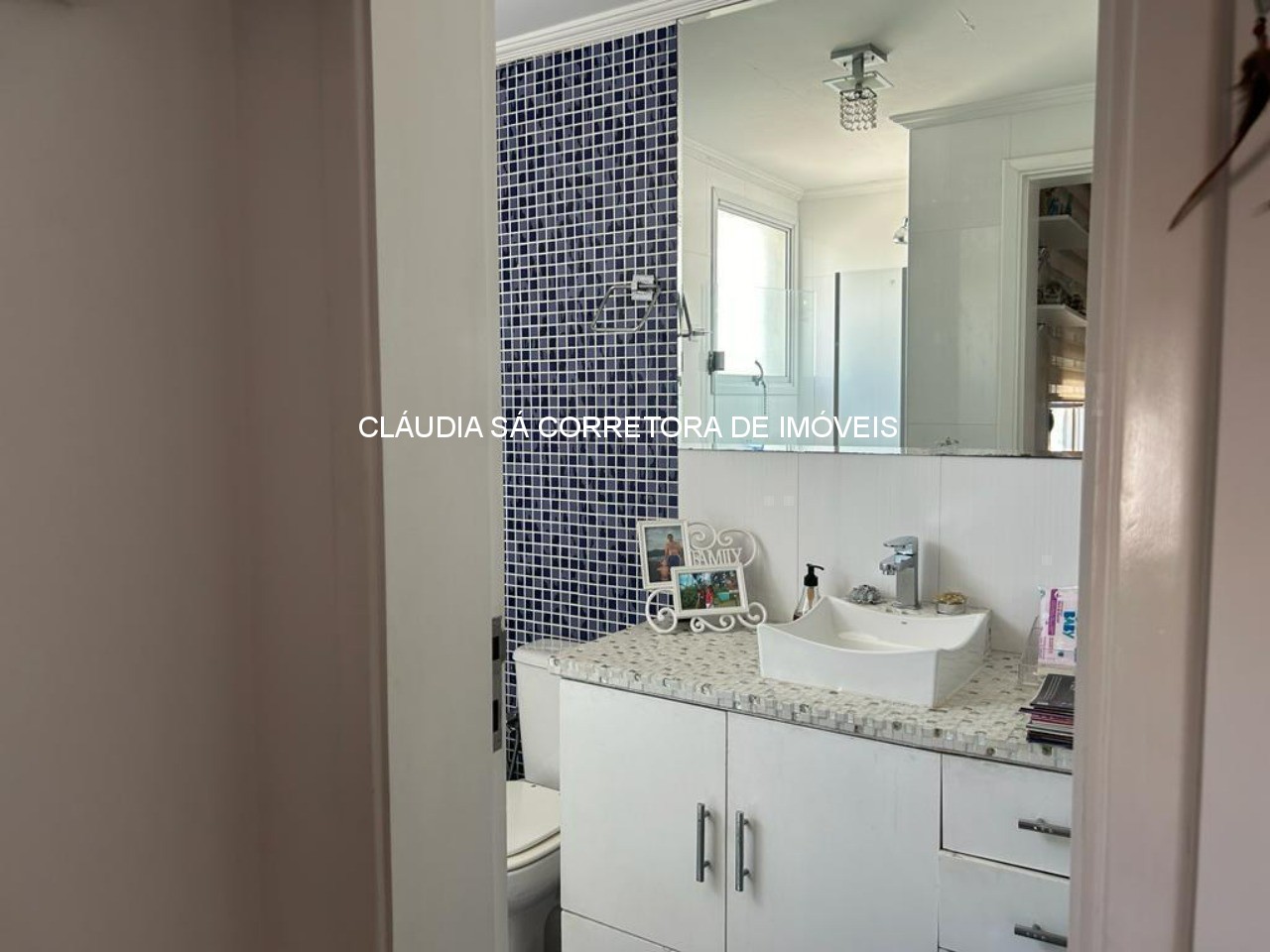 Apartamento de luxo no Tatuapé: 3 quartos, 3 suítes, 3 salas, 5 banheiros, 4 vagas de garagem, 234m² de área.