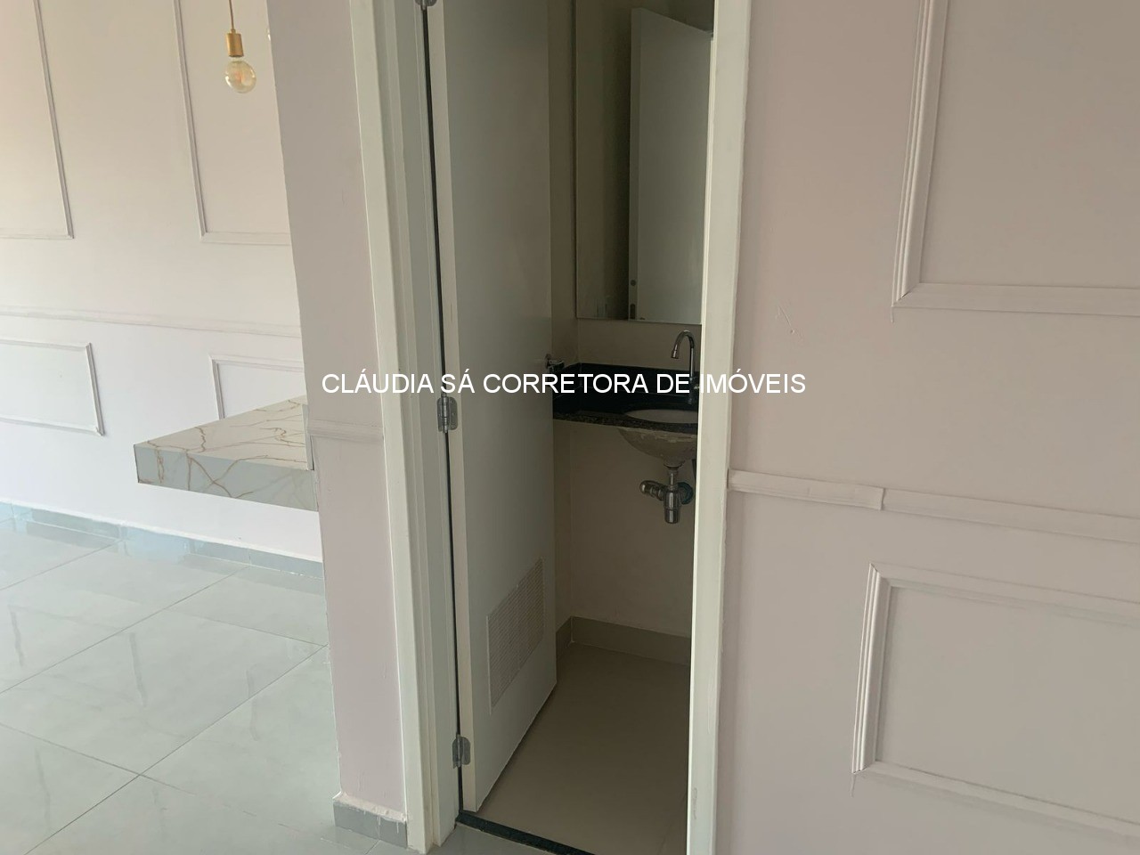 Aluguel de Sala Comercial no Tatuapé, São Paulo-SP: 1 sala, 1 banheiro, 1 vaga - 40m² - Imperdível!