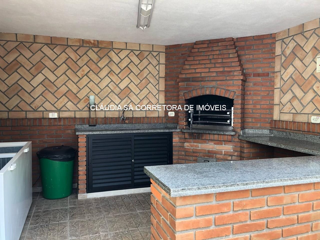 Apartamento à venda no Belenzinho, São Paulo-SP: 2 quartos, 1 suíte, sala, 2 banheiros, vaga de garagem, 60m² de área.