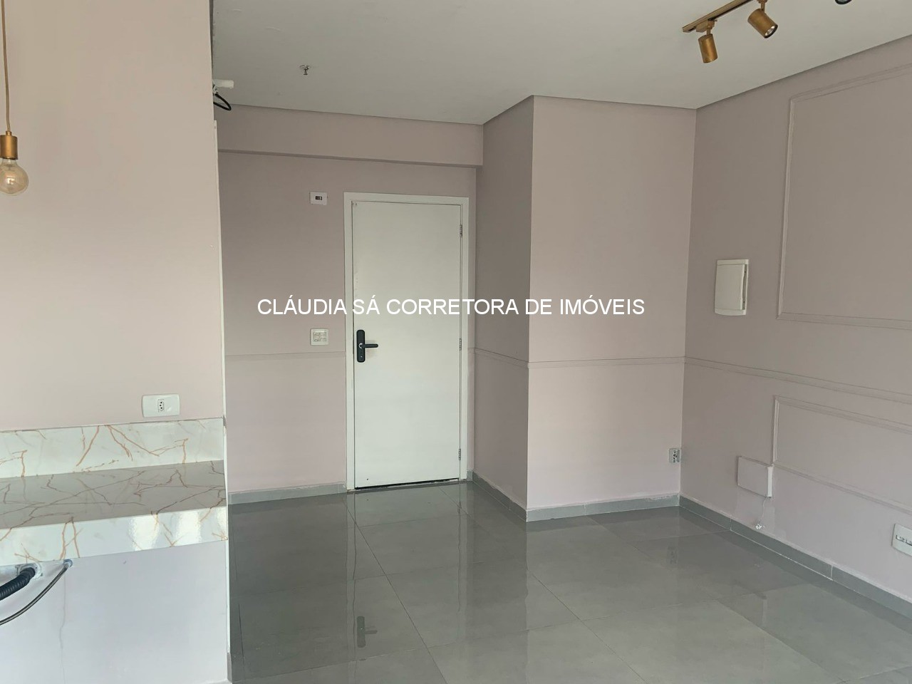 Aluguel de Sala Comercial no Tatuapé, São Paulo-SP: 1 sala, 1 banheiro, 1 vaga - 40m² - Imperdível!
