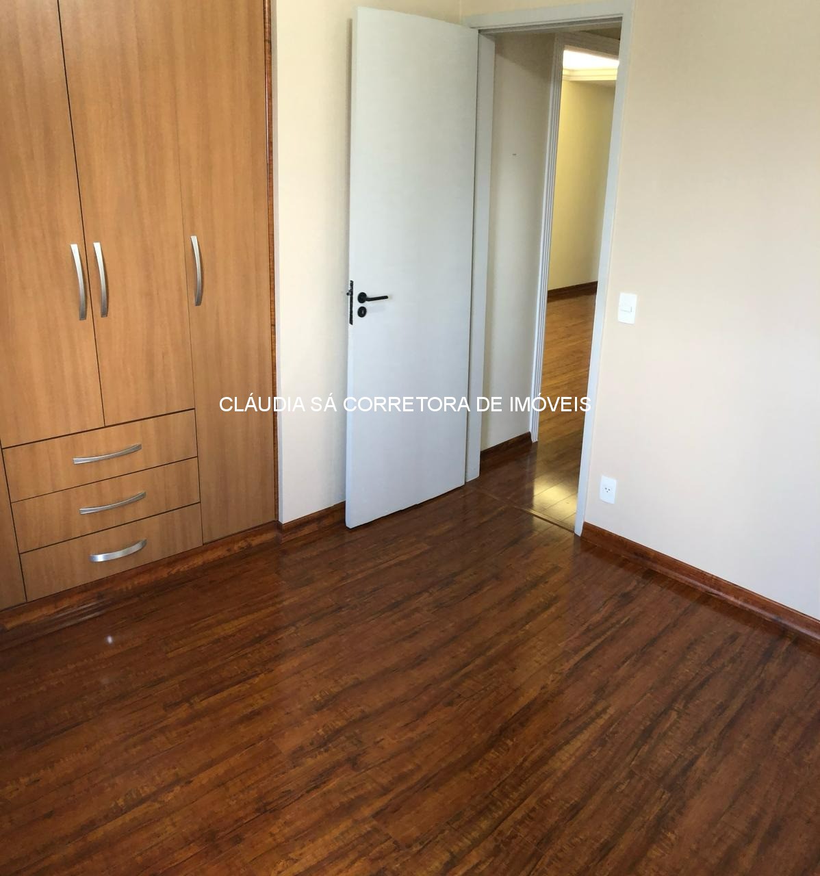 Apartamento à venda no Belenzinho, São Paulo-SP: 2 quartos, 1 suíte, sala, 2 banheiros, vaga de garagem, 60m² de área.