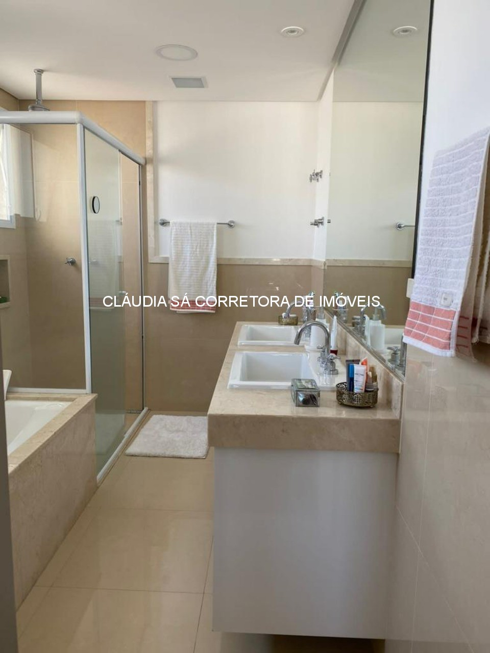 Apartamento de luxo à venda em São Paulo-SP, bairro Tatuapé: 3 quartos, 3 suítes, 3 salas, 5 banheiros, 4 vagas, 165m².
