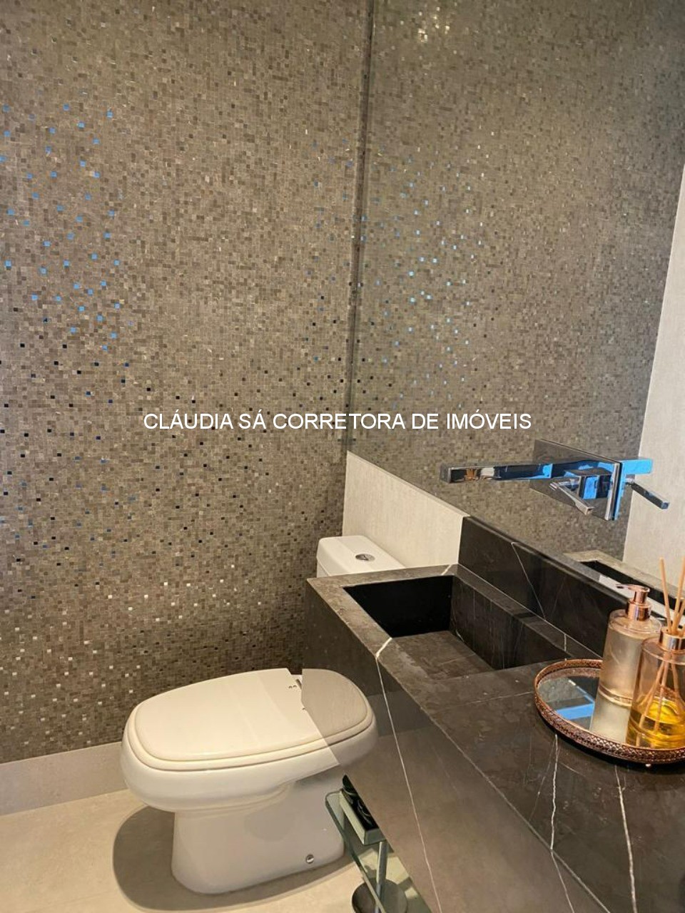 Apartamento de luxo à venda em São Paulo-SP, bairro Tatuapé: 3 quartos, 3 suítes, 3 salas, 5 banheiros, 4 vagas, 165m².