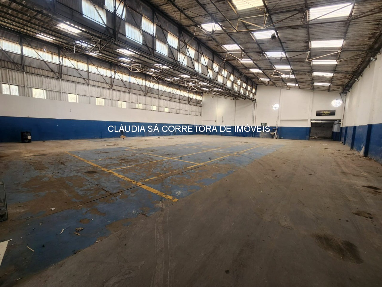 Galpão Comercial locação em São Paulo-SP, Vila Carrão: 3 Salas, 2 Banheiros, 10 Vagas, 1.500 m² de Área.
